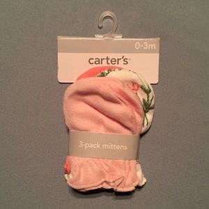 New Carter’s 3-pack Flower/Pink mittens